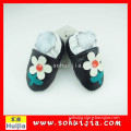 Zhejiang made black and white flower moccasins embroidered baby walker 2015 with kid shoes